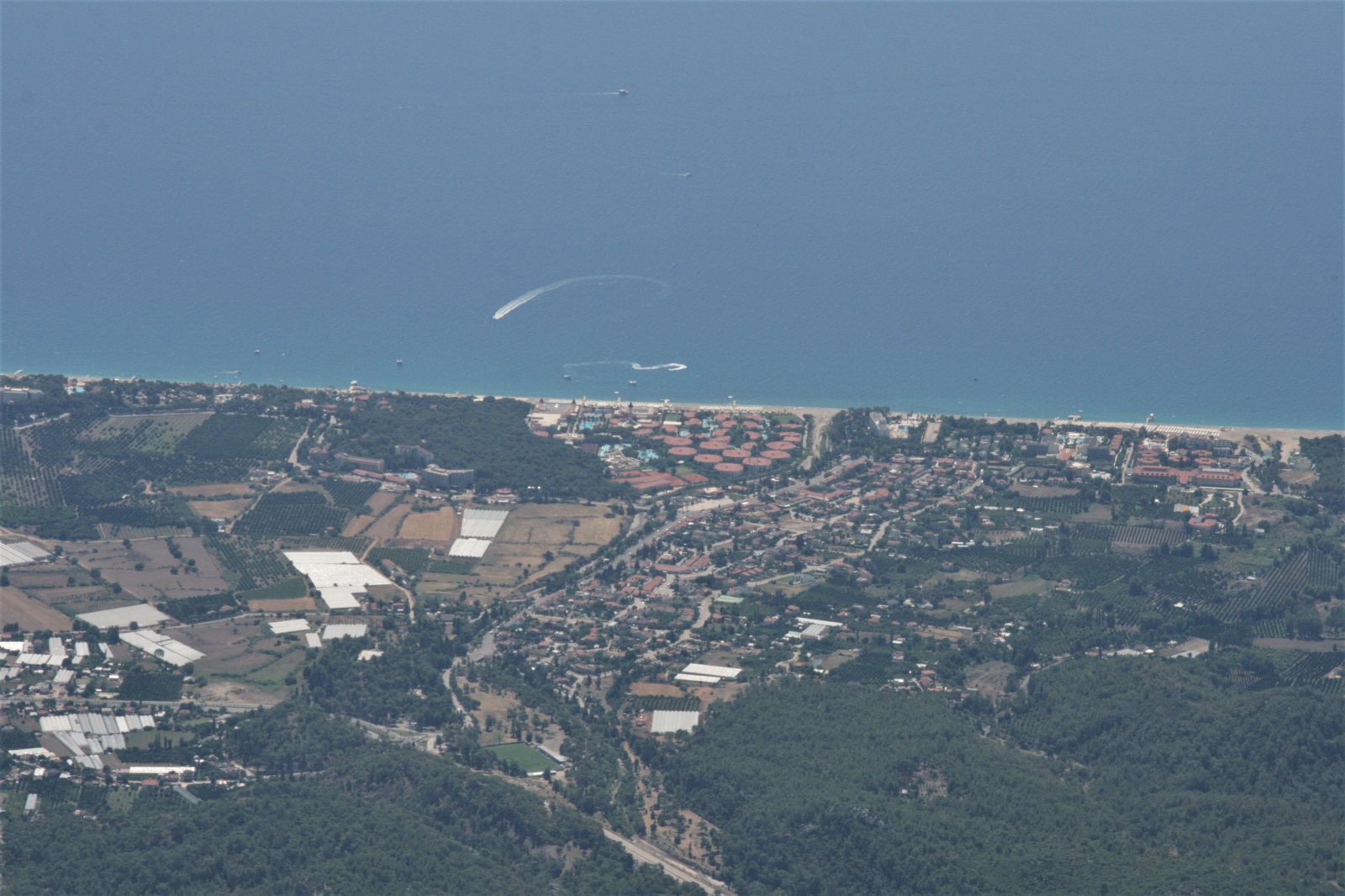 Панорама Текировы между морем и горами